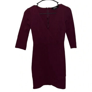 Lulu’s Form Fitting Bodycon V-neck dress Size Small Wedding Holiday Burgundy